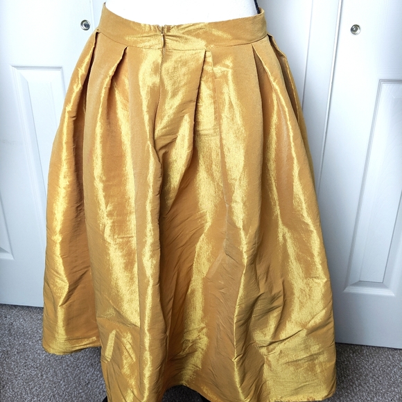 🌟Gold Champagne Flare Skirt Size Large - Picture 2 of 5